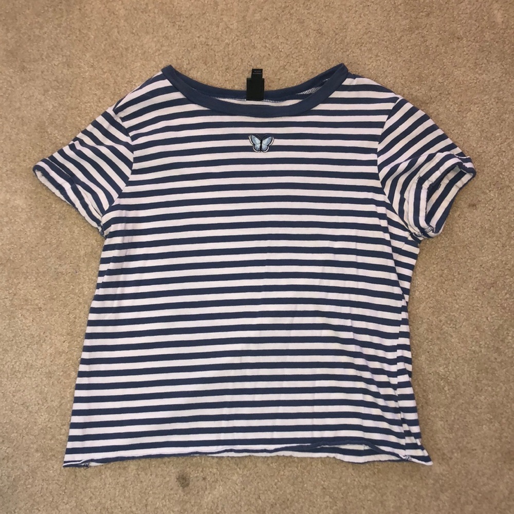 ONE OF A KIND striped Wild Fable t-shirt w/ butterfly iron on Size: M